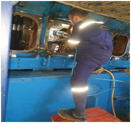 Wartsila Crankpin under grinding progress