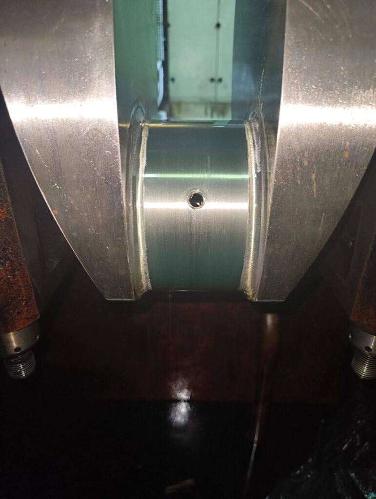  Crankpin of MAN B&W 5L16/24 Engine After polishing
