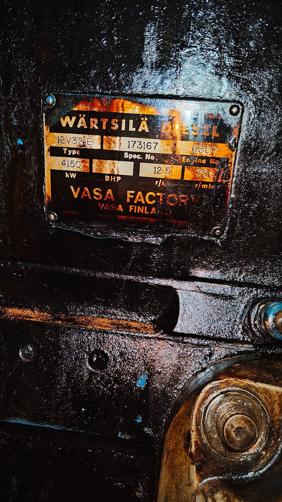 Onsite Crankshaft Grinding of WARTSILA VASA Engine Model 12V32LN